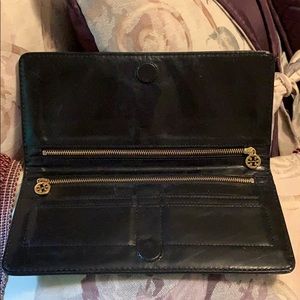 Tory Burch Bags - Tory Burch - Clutch/Wallet - EUC Tory Burch Bags - Tory Burch - Clutch/Wallet - EUC